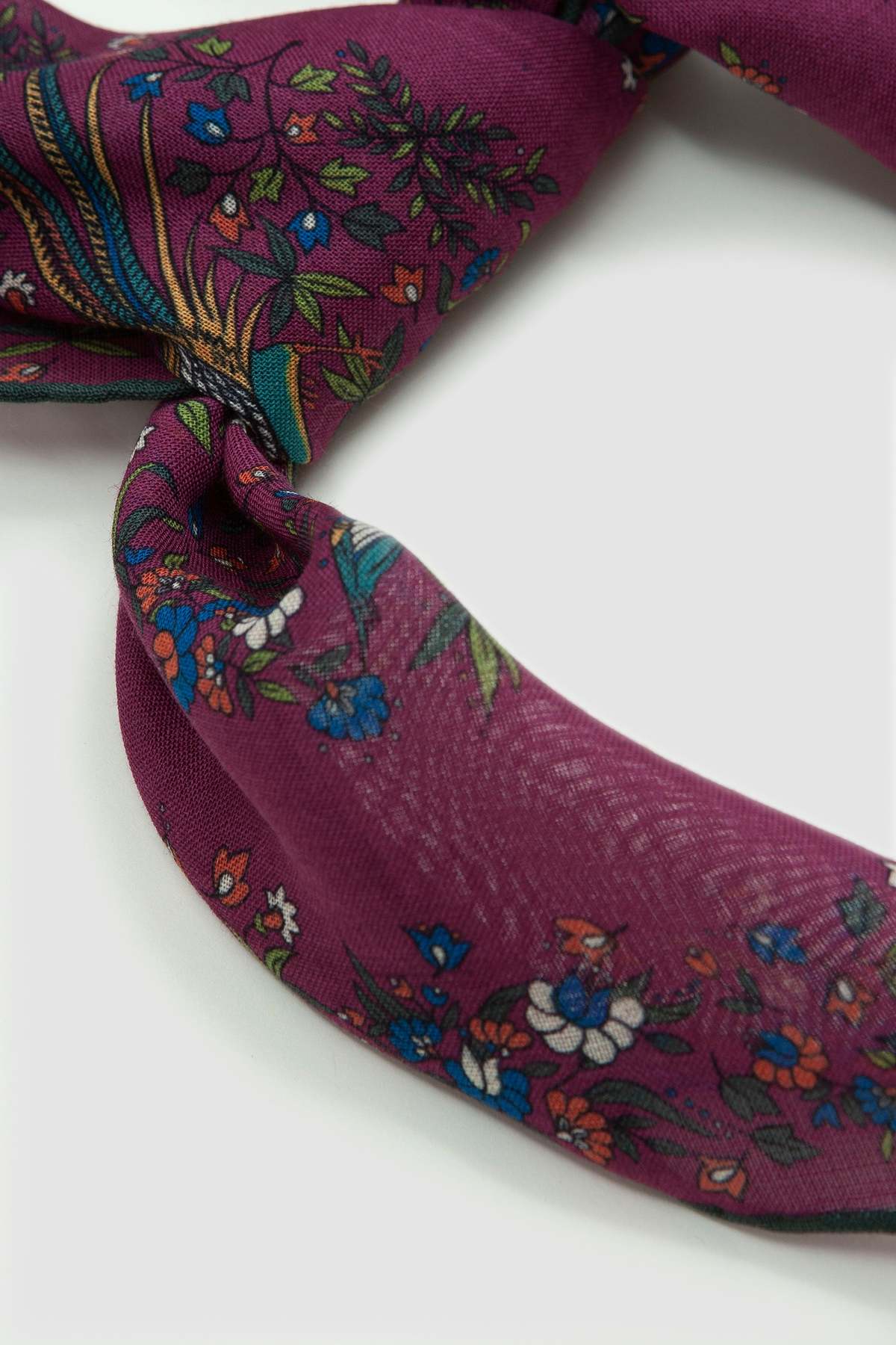 Drake‘s Magenta Birds of Paradise Print Wool-Silk Square Scarf Limited Edition