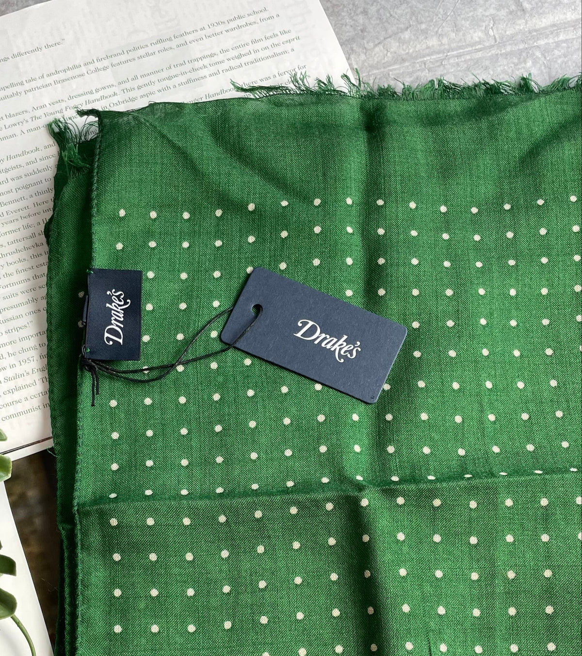 Drake's green polka dot tubular wool-silk blend scarf detail view 4