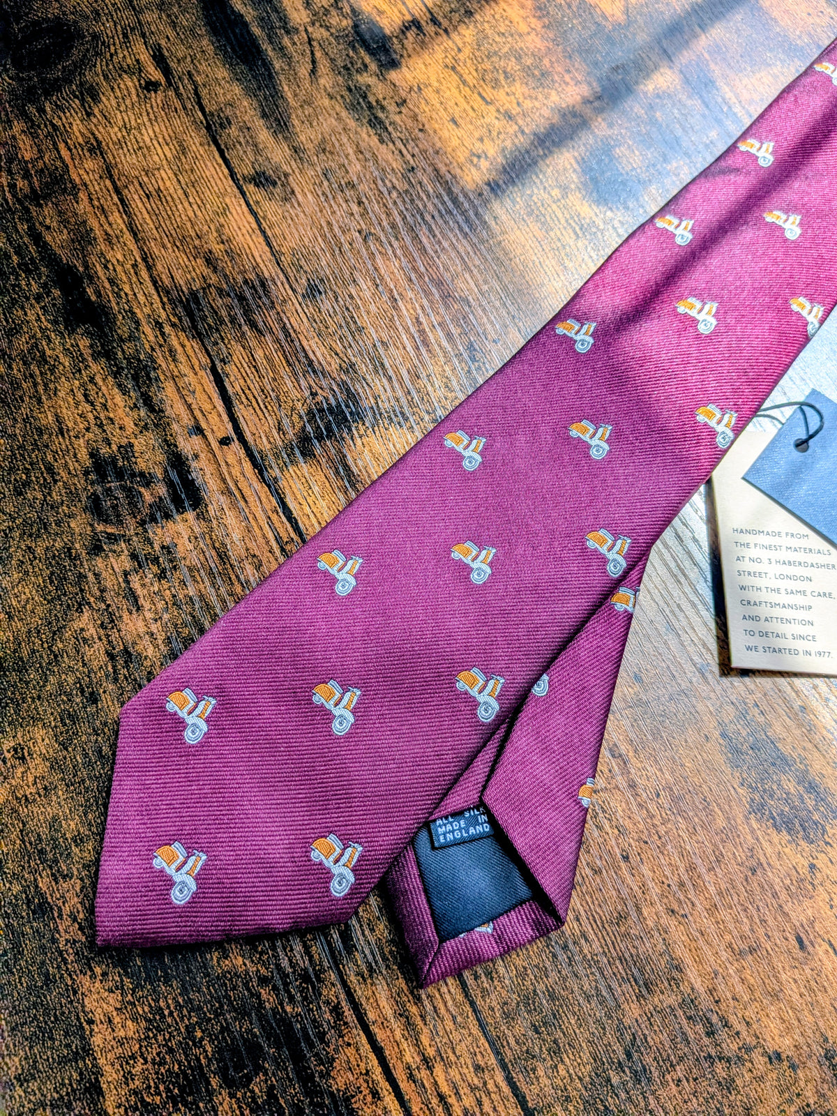 Drake's vespa motif handmade silk tie burgundy orange detail view 3