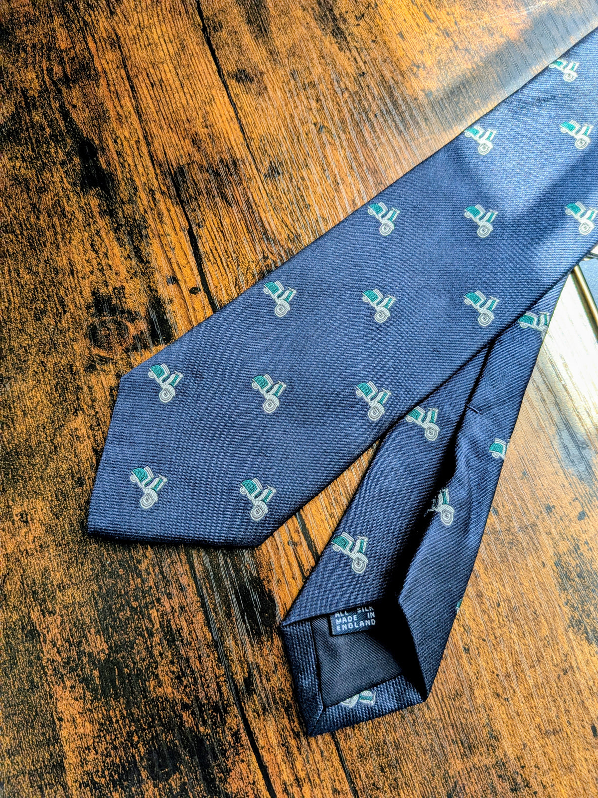 Drake's vespa motif handmade silk tie navy green detail view 3
